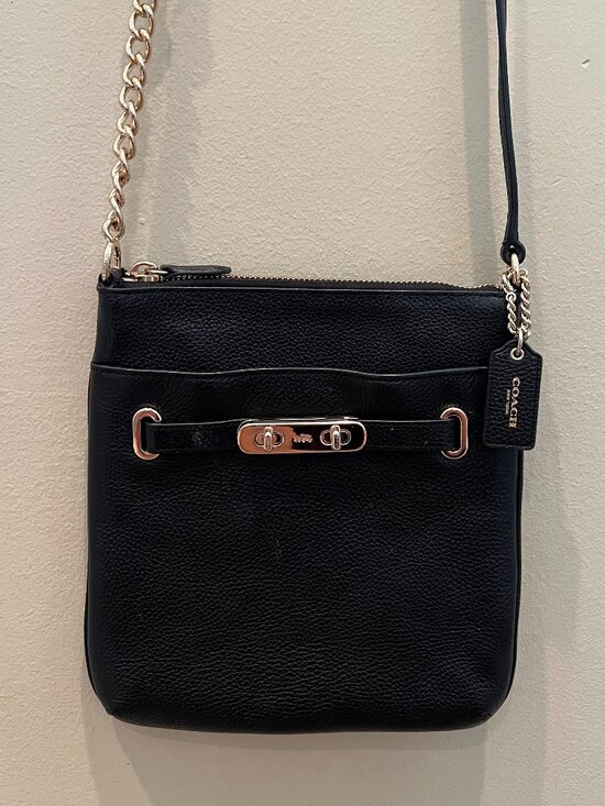 Coach Handbags - Coach Leather Messenger Bag Women Black Leather Gold-Tone Hardware
